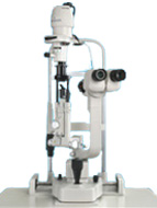 eye exam for cataracts, glaucoma, pink eye, conjunctivitis using slit lamp biomicroscope 